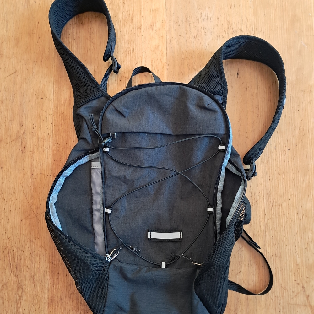 Women's Black Compact Daypack Backpack 10l
